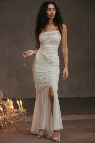 Pearla Elfenbeinfarbenes Maxikleid mit Rüschen