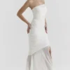 Pearla Elfenbeinfarbenes Maxikleid mit Rüschen Pearla Elfenbeinfarbenes Maxikleid mit Rüschen