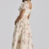 Penelope Elfenbeinfarbenes Midi-Kleid aus Chiffon mit Vintage-Rosenprint Penelope Elfenbeinfarbenes Midi-Kleid aus Chiffon mit Vintage-Rosenprint