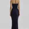 Persephone Marineblaues Maxikleid aus Satin und Crêpe mit trägerlosem Korsett Persephone Marineblaues Maxikleid aus Satin und Crêpe mit trägerlosem Korsett