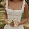 Phoebe – Weißes Midi-Kleid mit Broderie-Anglaise-Borte