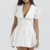 Piera Weißes Plissee-Minikleid Piera Weißes Plissee-Minikleid