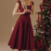 Raisa Midi-Kleid aus Weinrotem Twill mit Spitzenrücken Raisa Midi-Kleid aus Weinrotem Twill mit Spitzenrücken