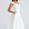 Raisa Weißes Midi-Kleid aus Twill mit quadratischem Ausschnitt Raisa Weißes Midi-Kleid aus Twill mit quadratischem Ausschnitt