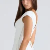 Raisa Weißes Midi-Kleid aus Twill mit quadratischem Ausschnitt Raisa Weißes Midi-Kleid aus Twill mit quadratischem Ausschnitt