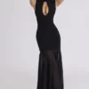Raphaella Schwarzes Maxikleid mit Schlüssellochausschnitt Raphaella Schwarzes Maxikleid mit Schlüssellochausschnitt