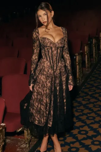 Raquel – Schwarzes Midi-Korsetts-Kleid aus Spitze