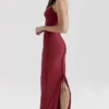 Romy Weinrotes Bodycon-Maxikleid aus Mesh Romy Weinrotes Bodycon-Maxikleid aus Mesh