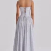 Rona Blaues Maxikleid aus Baumwolle mit Wildblumenprint und Schnürung Rona Blaues Maxikleid aus Baumwolle mit Wildblumenprint und Schnürung