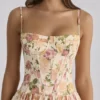 Rona Maxikleid aus Baumwolle mit Warm-Rose-Print Rona Maxikleid aus Baumwolle mit Warm-Rose-Print