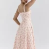 Rosalee Pfirsichfarbenes Baumwoll-Bustier-Sommerkleid mit Mohnblumenprint Rosalee Pfirsichfarbenes Baumwoll-Bustier-Sommerkleid mit Mohnblumenprint