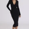 Sabra Schwarzes Midi-Kleid mit langen Ärmeln Sabra Schwarzes Midi-Kleid mit langen Ärmeln