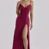 Sabrine Maxikleid in Weinrot mit Spitzenbesatz + Korsett