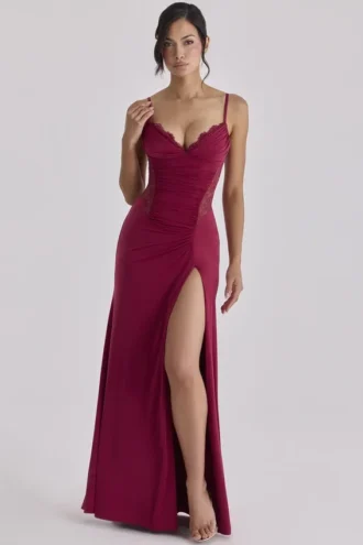 Sabrine Maxikleid in Weinrot mit Spitzenbesatz + Korsett