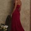 Sabrine Maxikleid in Weinrot mit Spitzenbesatz + Korsett