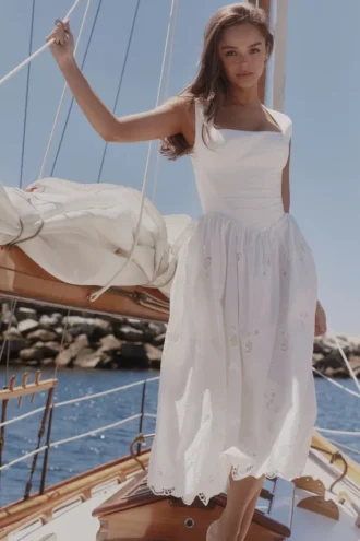 Safira – Weißes Midi-Kleid aus Baumwolle mit englischer Broderie-Blumenstickerei
