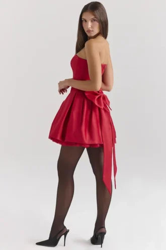 Salome Holly Red Satin-Minikleid mit abnehmbarem Schleifen