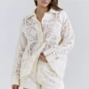 Samah Weißes Baumwoll-Hemd mit Broderie Anglaise Samah Weißes Baumwoll-Hemd mit Broderie Anglaise