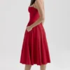 Samaria – Rotes Midi-Kleid mit Raffungen Samaria – Rotes Midi-Kleid mit Raffungen