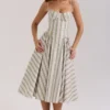 Samaria Sage Midi-Kleid aus Baumwolle mit gestreiftem Blumenmuster Samaria Sage Midi-Kleid aus Baumwolle mit gestreiftem Blumenmuster