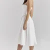 Samaria Weißes Midi-Korsetts-Kleid Samaria Weißes Midi-Korsetts-Kleid