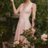 Samira – Midi-Kleid aus rosa Chiffon mit Knöpfen Samira – Midi-Kleid aus rosa Chiffon mit Knöpfen