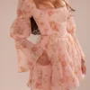 Sancia Mini-Kleid im englischen Vintage-Stil mit Rosenprint und Puffärmeln Sancia Mini-Kleid im englischen Vintage-Stil mit Rosenprint und Puffärmeln