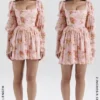 Sancia Mini-Kleid im englischen Vintage-Stil mit Rosenprint und Puffärmeln Sancia Mini-Kleid im englischen Vintage-Stil mit Rosenprint und Puffärmeln