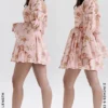 Sancia Mini-Kleid im englischen Vintage-Stil mit Rosenprint und Puffärmeln Sancia Mini-Kleid im englischen Vintage-Stil mit Rosenprint und Puffärmeln