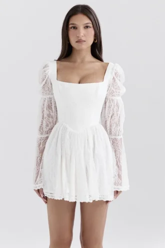 Sancia Weißes Minikleid mit Puffärmeln aus Spitze