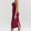 Santana Berry Satin-Midi-Kleid ohne Träger Santana Berry Satin-Midi-Kleid ohne Träger
