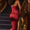 Santana Berry Satin-Midi-Kleid ohne Träger Santana Berry Satin-Midi-Kleid ohne Träger