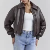 Sante Dunkelbraune Bomberjacke aus veganem Leder Sante Dunkelbraune Bomberjacke aus veganem Leder
