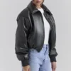 Sante Schwarze Bomberjacke aus veganem Leder Sante Schwarze Bomberjacke aus veganem Leder