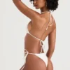 Santorini Ivory Bikinis mit seitlichen Bändern als Unterteile Santorini Ivory Bikinis mit seitlichen Bändern als Unterteile