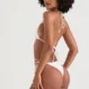 Santorini Ivory Bikinis mit seitlichen Bändern als Unterteile Santorini Ivory Bikinis mit seitlichen Bändern als Unterteile