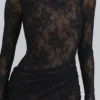 Sapphira – Asymmetrisches Maxikleid aus schwarzer Spitze – Limited Edition Sapphira – Asymmetrisches Maxikleid aus schwarzer Spitze – Limited Edition