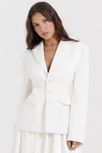 Sariah Elfenbein Konturierter Blazer