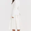 Sariah Elfenbein Konturierter Blazer