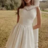 Scarlett Weißes Minikleid aus Baumwolle mit Stickerei und Spitzenbesatz