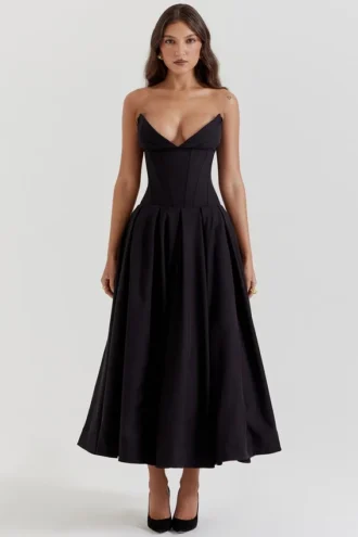 schwarzes trgerloses midi kleid lady 1 330x495 - Schwarzes, tr&auml;gerloses Midi-Kleid &bdquo;Lady&ldquo;