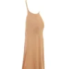 Selia Goldfarbenes Strick-Maxikleid Selia Goldfarbenes Strick-Maxikleid