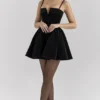 Selina – Mini-Kleid aus schwarzem Samt und Tüll Selina – Mini-Kleid aus schwarzem Samt und Tüll