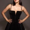 Selina – Mini-Kleid aus schwarzem Samt und Tüll Selina – Mini-Kleid aus schwarzem Samt und Tüll