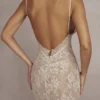 Serelle Midi-Kleid aus antik-elfenbeinfarbener Spitze Serelle Midi-Kleid aus antik-elfenbeinfarbener Spitze