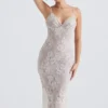 Serelle Midi-Kleid aus antik-elfenbeinfarbener Spitze Serelle Midi-Kleid aus antik-elfenbeinfarbener Spitze