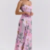 Seren – Maxikleid in Rosa mit Blumenprint und Spitzenrücken Seren – Maxikleid in Rosa mit Blumenprint und Spitzenrücken