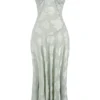 Seren Pistaziengrünes Maxikleid mit Blumenmuster und Schnürung am Rücken Seren Pistaziengrünes Maxikleid mit Blumenmuster und Schnürung am Rücken
