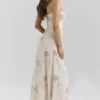 Seren Vanilla – Maxikleid mit gestickten und handgeperlten Blumen
