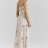 Seren Vanilla – Maxikleid mit gestickten und handgeperlten Blumen
